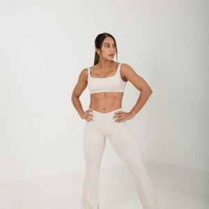 SET DEPORTIVO CON PANTALÓN BOTA CAMPANA